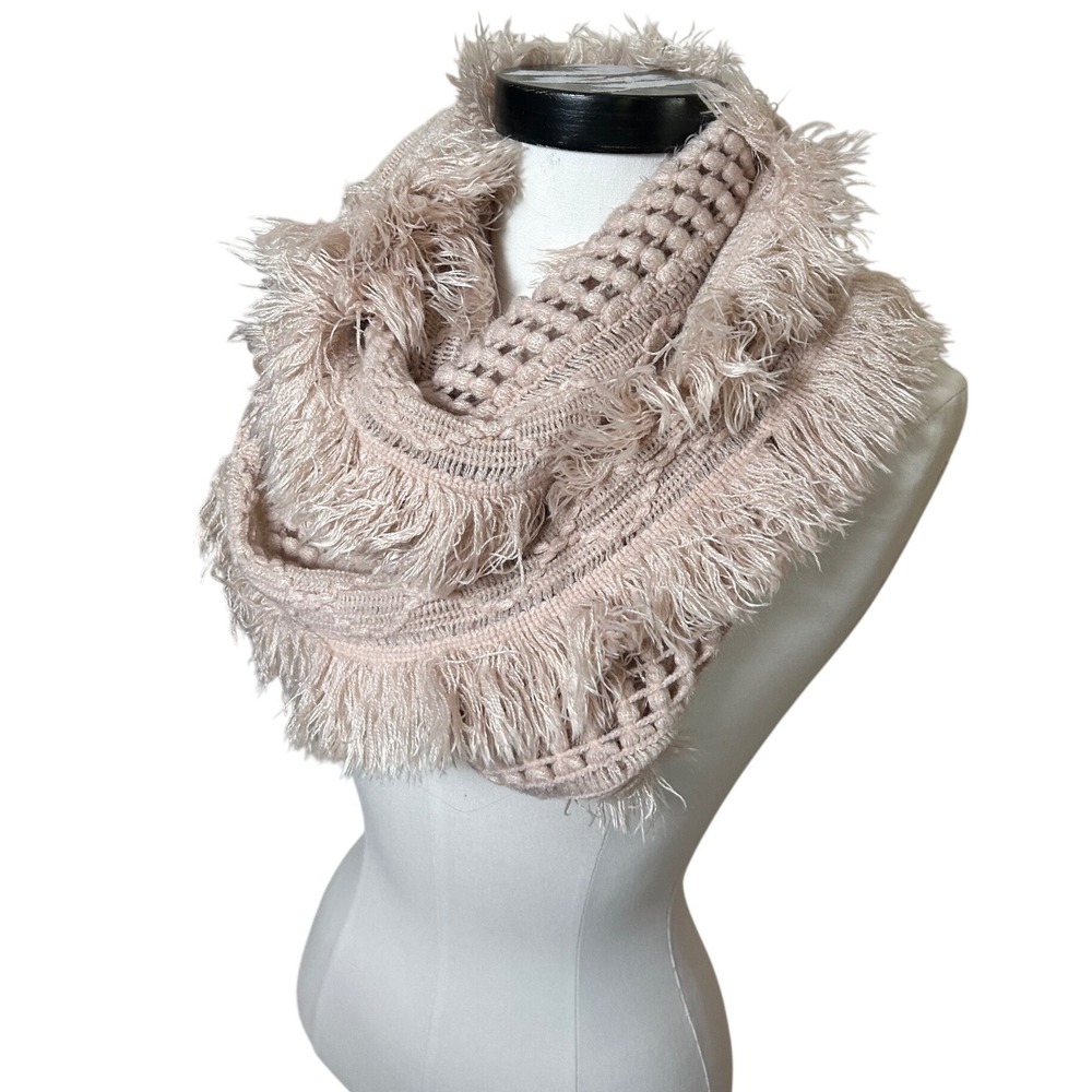 Cream Crochet Infinity Scarf Eyelash Fringe Shaggy Knit Loop Boho‎ Cozy Layering